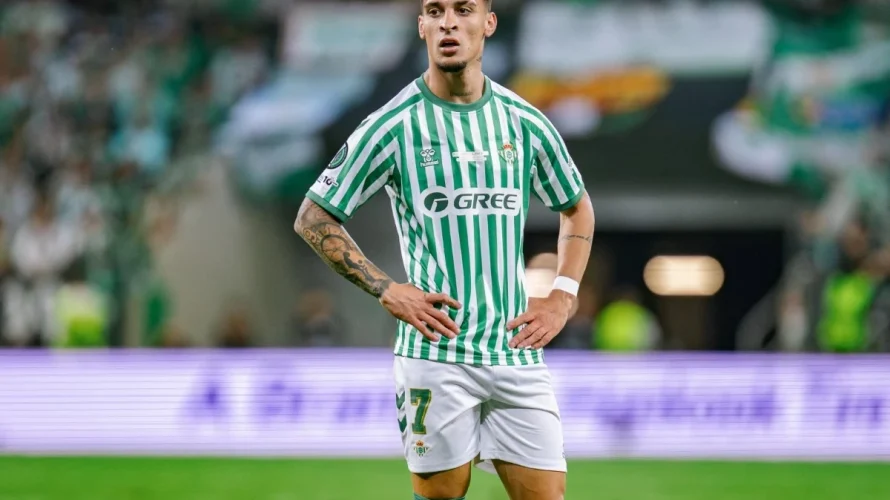 Mecz Betis &ndash; Real Madryt w 32. kolejce La Liga zakończył się remisem 1:1. Spotkanie odbyło się w piątek 24.04.2026 o godzinie 21:00 na Estadio de La Cartuja w Sewilli. Poniżej przedstawiamy strzelc&oacute;w bramek oraz obszerne statystyki pomeczowe obu ekip [&hellip;]