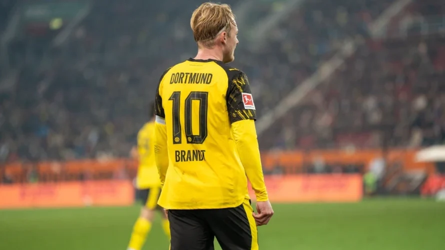 Przedstawiam przewidywane składy na mecz RB Lipsk &ndash; Borussia Dortmund. Spotkanie odbędzie się na stadionie Red Bull Arena w Lipsku w sobotę 21.02.2026 o godz. 18:30. RB Lipsk &ndash; Borussia Dortmund przewidywane składy RB Lipsk: Przewidywany skład: M. Vandevoordt, N. [&hellip;]
