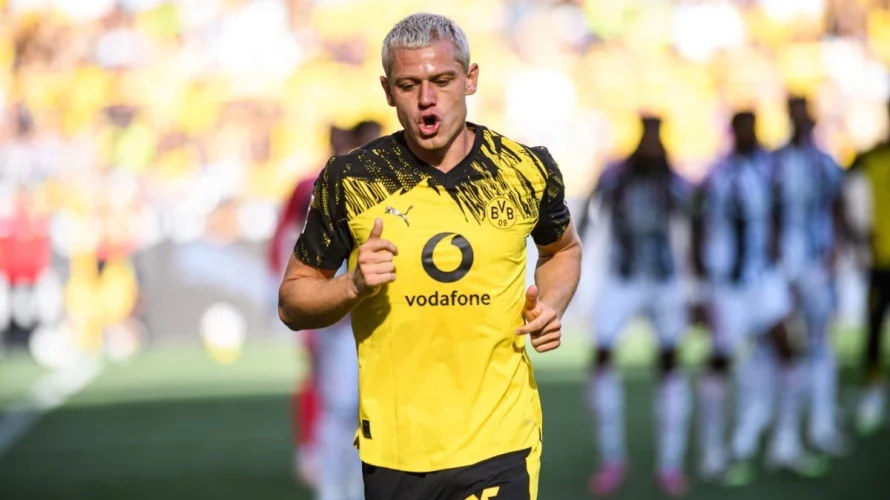 Przedstawiam oficjalne składy (wyjściowe jedenastki) drużyn Borussia M&rsquo;gladbach i Borussia Dortmund. Spotkanie rozpocznie się w niedzielę 3 maja 2026 o godzinie 17:30. Borussia M&rsquo;gladbach &ndash; Borussia Dortmund oficjalne składy na mecz Borussia M&rsquo;gladbach Wyjściowa jedenastka: Moritz Nicolas, Nico Elvedi, Fabio [&hellip;]