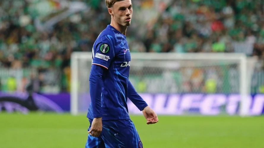 Przedstawiam oficjalne składy na mecz (wyjściowe jedenastki) drużyn Chelsea i Manchester United. Spotkanie rozpocznie się o godzinie 21:00 na stadionie Stamford Bridge w Londynie. Chelsea &ndash; Manchester United wyjściowe jedenastki Chelsea Robert S&aacute;nchez, Jorrel Hato, Wesley Fofana, Cucurella, Malo Gusto, [&hellip;]