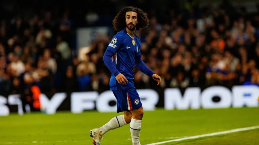 Chelsea wygrało drugi p&oacute;łfinał Pucharu FA, zwyciężając Leeds 1:0 i awansując do finału, w kt&oacute;rym zmierzy się z Manchesterem City. Jedynego gola zdobył Enzo Fern&aacute;ndez, a najgłośniejszym tematem spotkania stała się kontrowersyjna decyzja sędziego dotycząca pociągnięcia za włosy Marca Cucurelli [&hellip;]