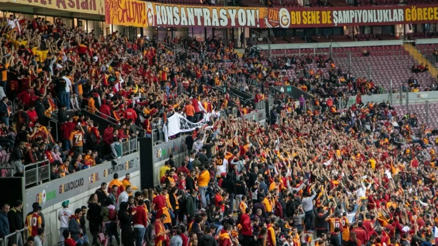 Przedstawiamy oceny piłkarzy po meczu Juventus &ndash; Galatasaray SK. Sprawdźcie, kto zagrał najlepiej, a kto otrzymał najniższe noty. Spotkanie rozegrano w środę 25 lutego 2026 i zakończyło się wynikiem 3:2 dla Juventusu. Juventus &ndash; Galatasaray SK oceny piłkarzy po meczu [&hellip;]