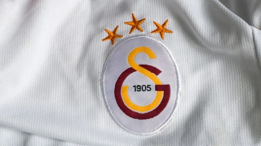 Przedstawiamy przewidywane składy na mecz Liverpool &ndash; Galatasaray SK. Spotkanie zostanie rozegrane na stadionie Anfield w środę 18.03.2026 o godzinie 21:00. Liverpool &ndash; Galatasaray SK przewidywane jedenastki na mecz Liverpool: Przewidywany skład: Giorgi Mamardashvili, Virgil Van Dijk, Ibrahima Konat&eacute;, Milos [&hellip;]