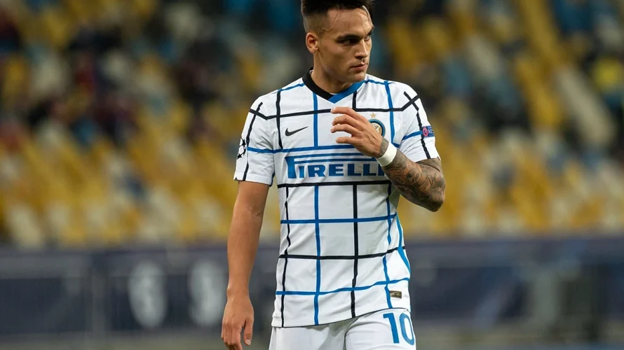 Poniżej prezentujemy oceny piłkarzy po meczu FK Bodo/Glimt &ndash; Inter Mediolan. Możecie sprawdzić, kto zagrał najlepiej, a kto otrzymał najniższe noty. Mecz został rozegrany 18 lutego 2026 roku o godzinie 21:00 i zakończył się wynikiem 3:1 dla FK Bodo/Glimt. FK [&hellip;]
