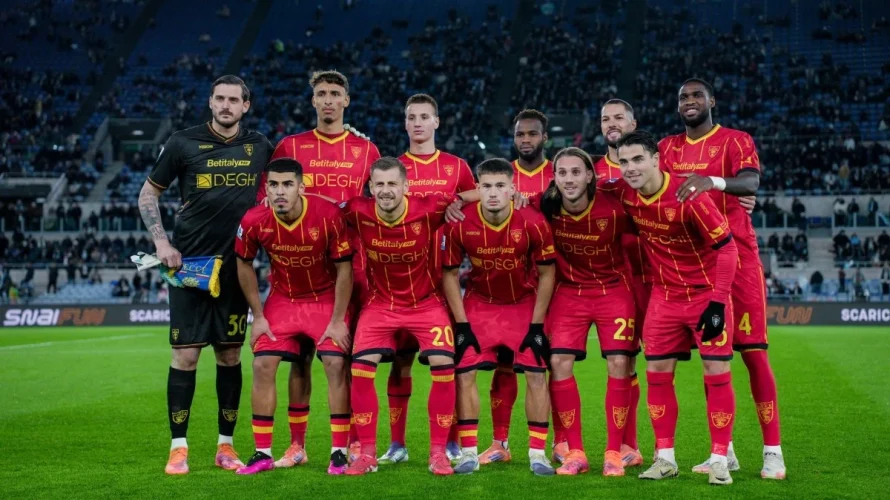 Przedstawiamy przewidywane składy na mecz Lecce &ndash; Atalanta. Spotkanie zostanie rozegrane na stadionie Stadio Via del Mare w Lecce w poniedziałek 6 kwietnia 2026 o godzinie 15:00. Lecce &ndash; Atalanta przewidywane jedenastki na mecz Lecce: Przewidywany skład: Wladimiro Falcone, Tiago [&hellip;]