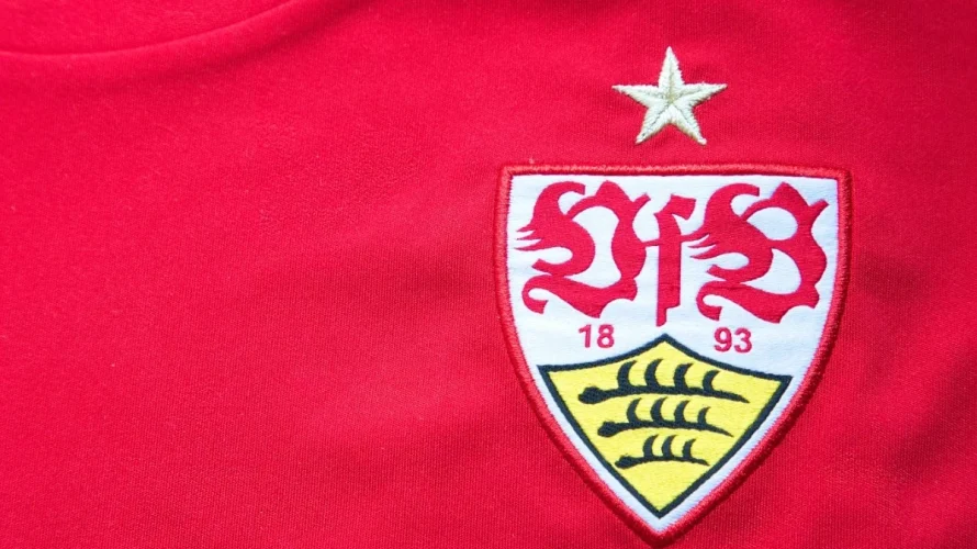 Przedstawiamy skr&oacute;t wideo meczu Vfb Stuttgart &ndash; Werder Brema, w kt&oacute;rym można obejrzeć gole, najciekawsze akcje i najlepsze okazje bramkowe. Spotkanie zostało rozegrane w niedzielę 26 kwietnia 2026 o godzinie 15:30 na MHPArena w Stuttgarcie. Mecz zakończył się remisem 1:1, [&hellip;]