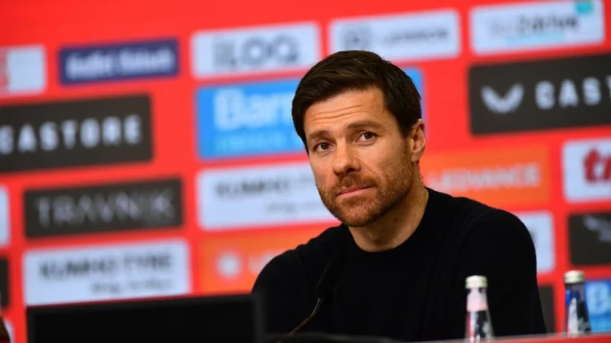 Xabi Alonso jest gotowy zaakceptować ofertę objęcia stanowiska trenera Liverpoolu, jednak stawia istotny warunek dotyczący wpływu na planowanie i budowę składu. Nie zgodzi się r&oacute;wnież na rozpoczęcie pracy przed zakończeniem bieżącego sezonu. Warunki oferty i oczekiwania Alonso Jak podaje niemiecki [&hellip;]