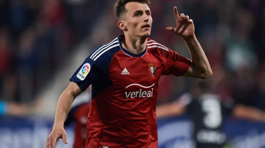 Oto skr&oacute;t wideo meczu Osasuna &ndash; FC Barcelona, w kt&oacute;rym możesz obejrzeć gole, najciekawsze akcje i najlepsze okazje bramkowe z tego spotkania. Spotkanie Osasuna &ndash; FC Barcelona zostało rozegrane w sobotę 02.05.2026 o 21:00. Mecz zakończył się wynikiem 1:2 na [&hellip;]