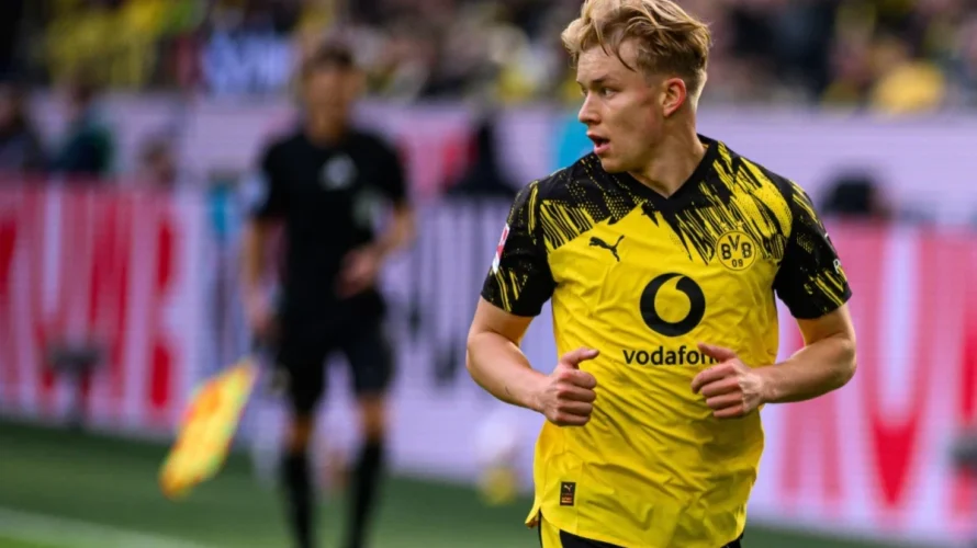 Przed nami mecz Borussia M&rsquo;gladbach &ndash; Borussia Dortmund, kt&oacute;ry odbędzie się w niedzielę 03.05.2026 o godz. 17:30. Przedstawiamy sędziego, kt&oacute;ry poprowadzi to spotkanie. Borussia M&rsquo;gladbach &ndash; Borussia Dortmund sędzia meczu Gł&oacute;wnym sędzią spotkania będzie Philipp H&uuml;we, a w obsadzie sędziowskiej [&hellip;]