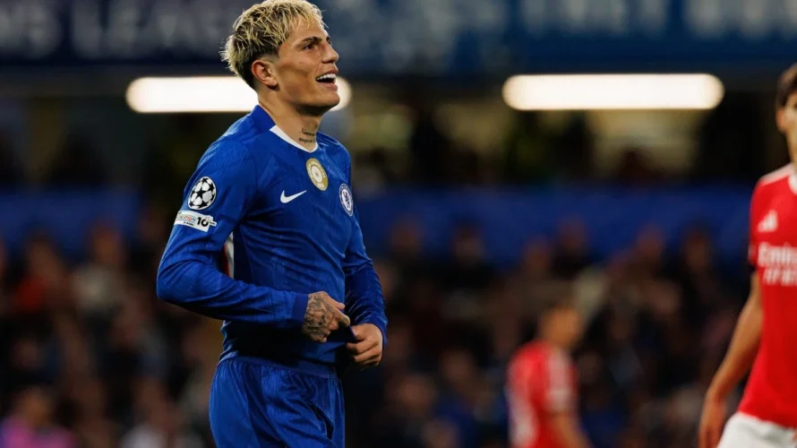 Możesz obejrzeć skr&oacute;t wideo z meczu Chelsea &ndash; Manchester United, w kt&oacute;rym zobaczysz jedyną bramkę, najciekawsze akcje i najlepsze sytuacje bramkowe. Mecz Chelsea &ndash; Manchester United został rozegrany w sobotę 18.04.2026 o godzinie 21:00 na Stamford Bridge. Spotkanie zakończyło się [&hellip;]