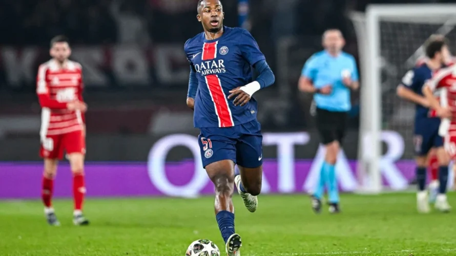 Poniżej przedstawiam statystyki, kursy i typy dotyczące meczu PSG &ndash; FC Metz. Spotkanie odbędzie się w ramach Ligue 1 w sobotę 21.02.2026 o godzinie 21:05. Patrząc na ostatnie występy obu zespoł&oacute;w łatwo zauważyć wyraźną przewagę gospodarzy. PSG w ostatnich pięciu [&hellip;]