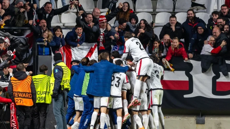 Przedstawiamy oficjalne składy na mecz Getafe CF &ndash; Rayo Vallecano. Spotkanie rozpocznie się w niedzielę 3 maja 2026 o godzinie 16:15. Getafe CF &ndash; Rayo Vallecano oficjalne składy Getafe CF Wyjściowa jedenastka: David Soria, Domingos Duarte, Abdelkabir Abqar, Juan Iglesias, [&hellip;]