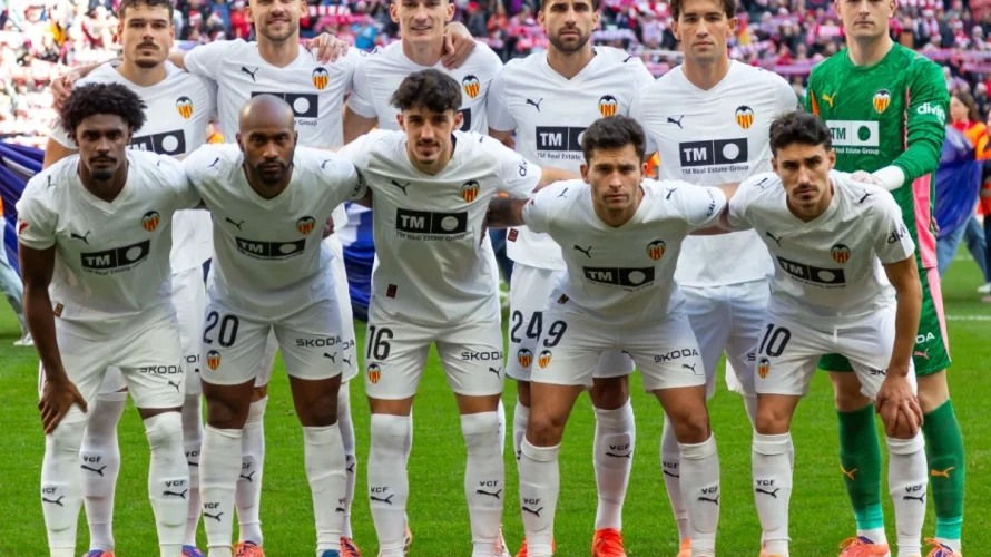 Przedstawiam oficjalne składy na mecz (wyjściowe jedenastki) drużyn Valencia CF i Celta Vigo. Spotkanie rozpocznie się o 16:15 na stadionie Estadio de Mestalla w Walencji. Valencia CF &ndash; Celta Vigo oficjalne składy Valencia CF Stole Dimitrievski, Eray C&ouml;mert, C&eacute;sar T&aacute;rrega, [&hellip;]