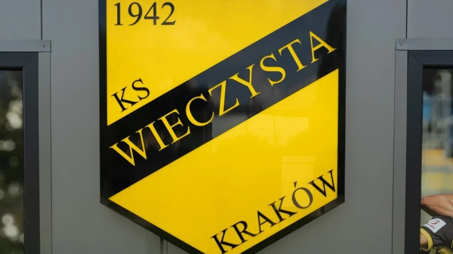 Prezentujemy skr&oacute;t meczu Pogoń Grodzisk Mazowiecki &ndash; Wieczysta Krak&oacute;w, w kt&oacute;rym można zobaczyć wszystkie gole, najciekawsze akcje oraz najlepsze okazje bramkowe. Mecz został rozegrany w sobotę 2 maja 2026 roku o 19:30. Spotkanie zakończyło się zwycięstwem Wieczystej Krak&oacute;w 4:1, przy [&hellip;]