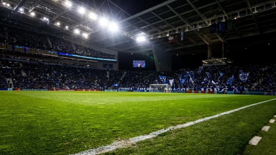 Przedstawiamy oceny piłkarzy po meczu FC Porto &ndash; Nottingham, zakończonym remisem 1:1. Spotkanie zostało rozegrane 9 kwietnia 2026 roku i poniżej znajdziesz, kto wypadł najlepiej, a kto otrzymał najniższe noty. FC Porto &ndash; Nottingham oceny piłkarzy Najwyższą ocenę w tym [&hellip;]