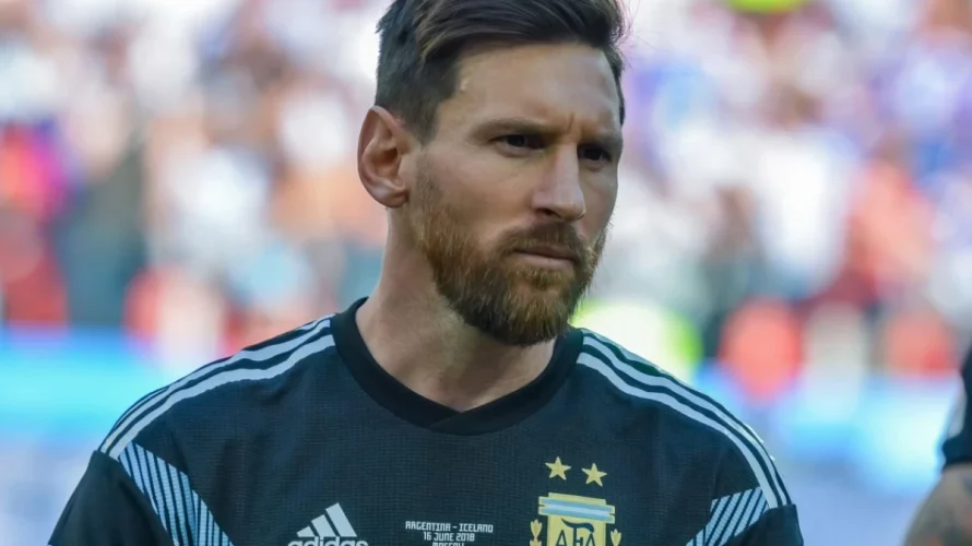 Lionel Messi znalazł się w kadrze Argentyny na towarzyskie spotkanie z Gwatemalą 31 marca na stadionie La Bombonera w Buenos Aires, w ramach przygotowań do obrony tytułu na Mistrzostwach Świata w Stanach Zjednoczonych, Kanadzie i Meksyku. Mecz został ustalony po [&hellip;]