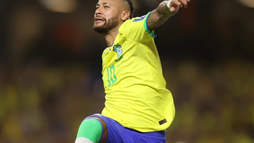 Brazylijska gwiazda Neymar nie znalazła się w kadrze reprezentacji Brazylii na towarzyskie mecze z Francją i Chorwacją pod koniec miesiąca. Selekcjoner Carlo Ancelotti ogłosił listę powołanych, a 34-letni napastnik, mający w ostatnich latach problemy z kontuzjami, skomentował swoją nieobecność w [&hellip;]