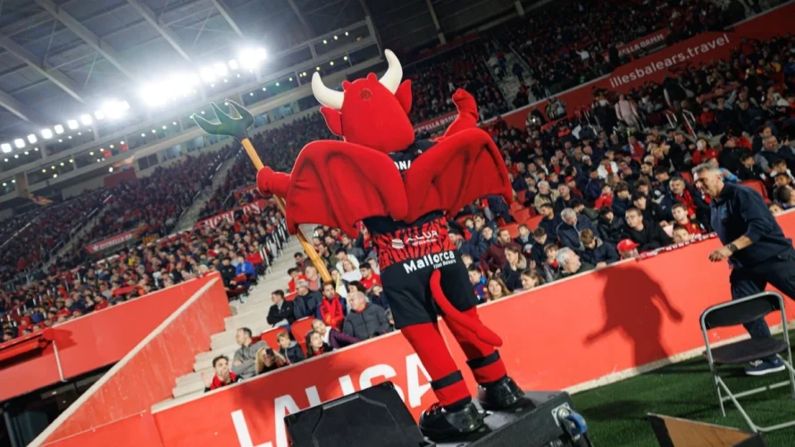 Przedstawiam oceny piłkarzy po meczu Real Mallorca &ndash; Real Madryt, w kt&oacute;rym podsumowujemy występy zawodnik&oacute;w i sprawdzamy, kto zasłużył na najwyższe noty. Spotkanie odbyło się w sobotę 4 kwietnia 2026 roku i zakończyło się wynikiem 2:1. Oceny zawodnik&oacute;w po meczu [&hellip;]