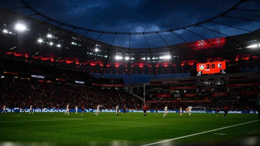 Bayer Leverkusen zmierzy się z Bayernem Monachium w p&oacute;łfinale Pucharu Niemiec. Mecz rozpocznie się o 20:45 na BayArena. Bayern walczy o możliwy treble po niedawnym sięgnięciu po mistrzostwo Bundesligi, natomiast Leverkusen liczy na niespodziankę i zakończenie sezonu z trofeum. Szczeg&oacute;ły [&hellip;]