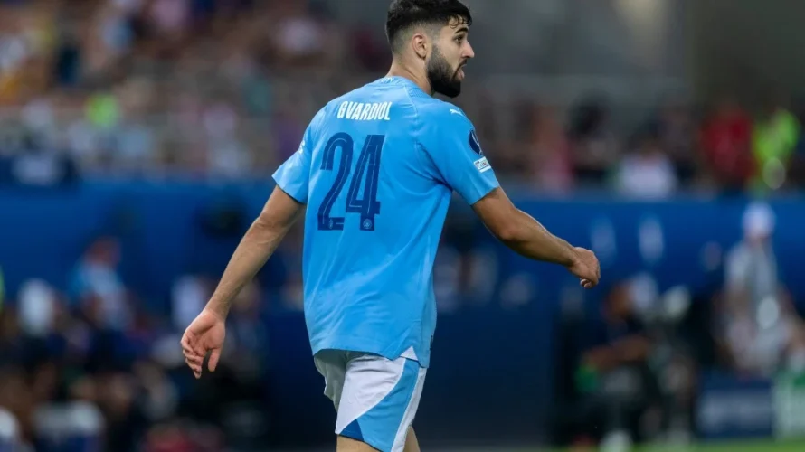 Manchester City zwyciężył 1:0 w spotkaniu z Burnley FC w 34. kolejce Premier League, kt&oacute;re odbyło się 22 kwietnia 2026 roku. Poniżej przedstawiamy szczeg&oacute;łowe statystyki drużyn i zawodnik&oacute;w po meczu Burnley FC &ndash; Manchester City. Możecie sprawdzić, kto zdobył gola [&hellip;]