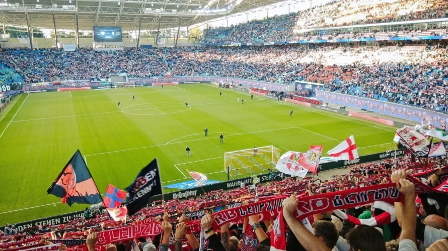 Poniżej przedstawiam statystyki, typy oraz inne dane dotyczące meczu RB Lipsk &ndash; Union Berlin. Spotkanie odbędzie się w ramach Bundesligi w sobotę 25.04.2026 o godzinie 15:30. RB Lipsk ostatnio prezentuje dobrą formę, pozostając niepokonanym od czterech kolejnych spotkań i notując [&hellip;]