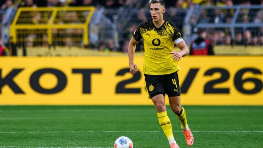 Prezentujemy oceny piłkarzy po meczu Borussia Dortmund &ndash; Freiburg, w kt&oacute;rym można sprawdzić, kto wyr&oacute;żnił się na boisku, a kto otrzymał najniższe noty. Mecz został rozegrany w niedzielę 26 kwietnia 2026 o 17:30 i zakończył się wynikiem 4:0. Borussia Dortmund [&hellip;]