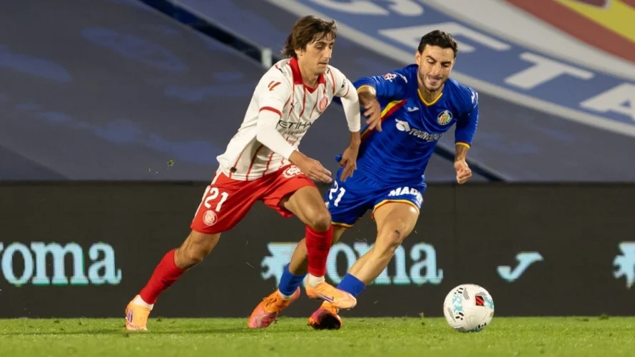 Przedstawiamy oficjalne wyjściowe jedenastki na mecz Girona FC &ndash; Real Mallorca. Spotkanie rozpocznie się w piątek 1 maja 2026 o godzinie 21:00 na stadionie %stadium% (%city%). Girona FC &ndash; Real Mallorca oficjalne składy Girona FC Wyjściowa jedenastka: Paulo Gazzaniga, Daley [&hellip;]