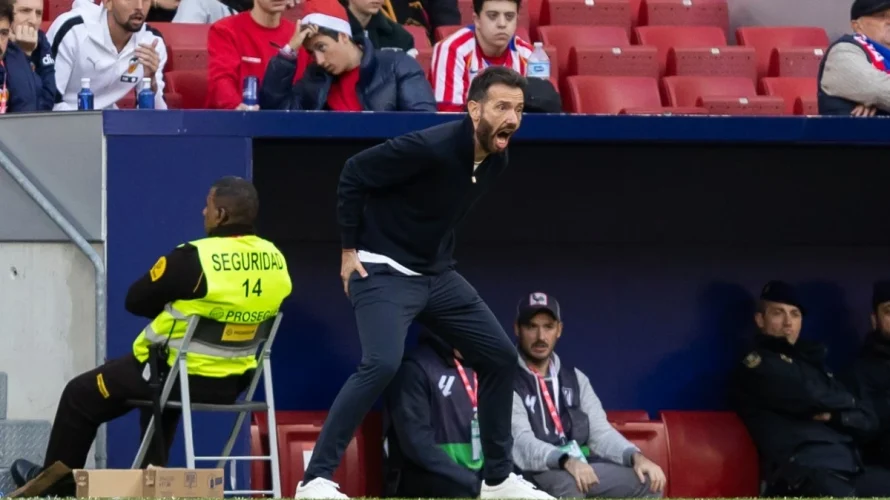 Przedstawiamy oficjalne składy (wyjściowe jedenastki) drużyn Valencia CF i Atletico. Spotkanie rozpocznie się w sobotę 02.05.2026 o 16:15 na stadionie %stadium% (%city%). Valencia CF &ndash; Atletico oficjalne składy Valencia CF Wyjściowa jedenastka: Stole Dimitrievski, C&eacute;sar T&aacute;rrega, Pepelu, Jos&eacute; Luis Gay&agrave;, [&hellip;]