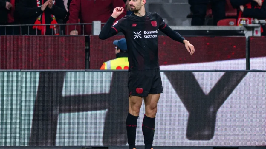 Przedstawiamy oficjalne składy na mecz wyjściowe jedenastki drużyn Bayer Leverkusen i RB Lipsk. Spotkanie rozpocznie się o 18:30 w sobotę 2 maja 2026 na stadionie %stadium% (%city%). Bayer Leverkusen &ndash; RB Lipsk oficjalne składy Bayer Leverkusen Wyjściowa jedenastka: Mark Flekken, [&hellip;]