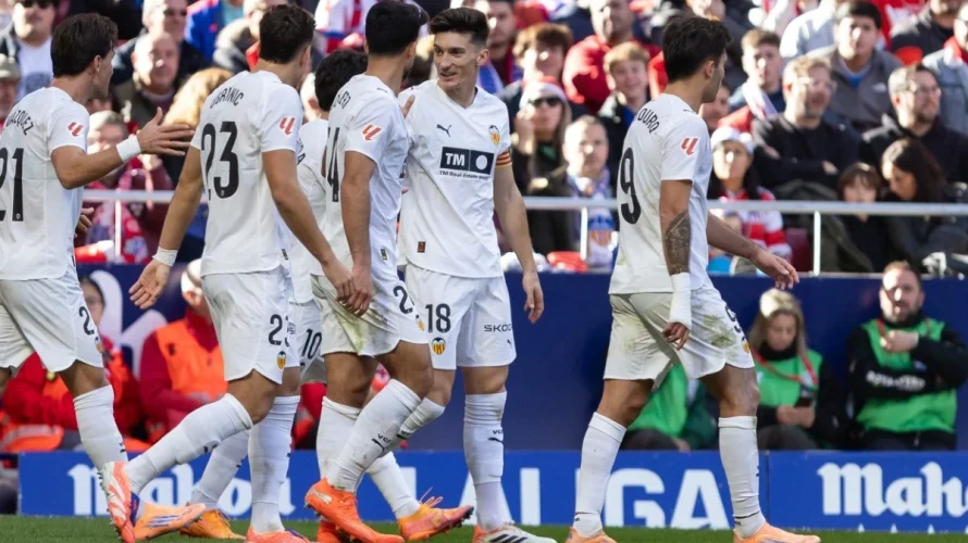 Publikujemy oceny piłkarzy po meczu Valencia CF &ndash; Atletico, dzięki kt&oacute;rym możecie sprawdzić, kto zagrał najlepiej, a kto otrzymał najniższe noty. Mecz został rozegrany w sobotę 2 maja 2026 i zakończył się wynikiem 0:2 dla Atletico. Valencia CF &ndash; Atletico [&hellip;]