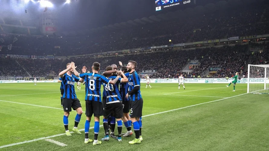 Inter Mediolan pokonał Parmę 2:0 w meczu 35. kolejki Serie A, rozegranym w niedzielę 3 maja 2026 roku o godzinie 20:45. Poniżej przedstawiamy statystyki obu drużyn oraz podsumowanie najważniejszych wydarzeń pomeczowych. Możecie sprawdzić, kto zdobył bramki oraz szczeg&oacute;łowe dane po [&hellip;]